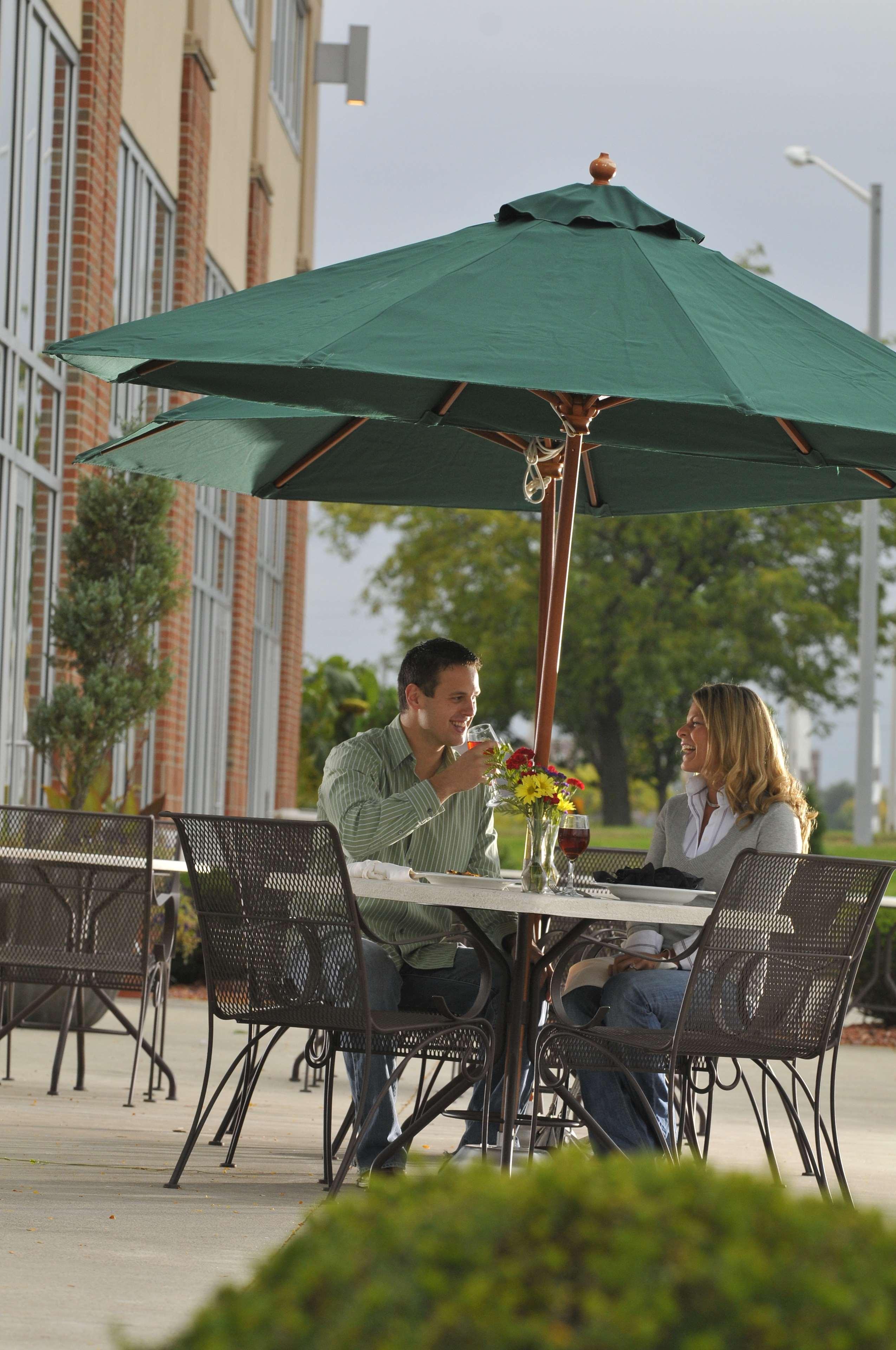 Doubletree By Hilton Bay City - Riverfront Restaurace fotografie