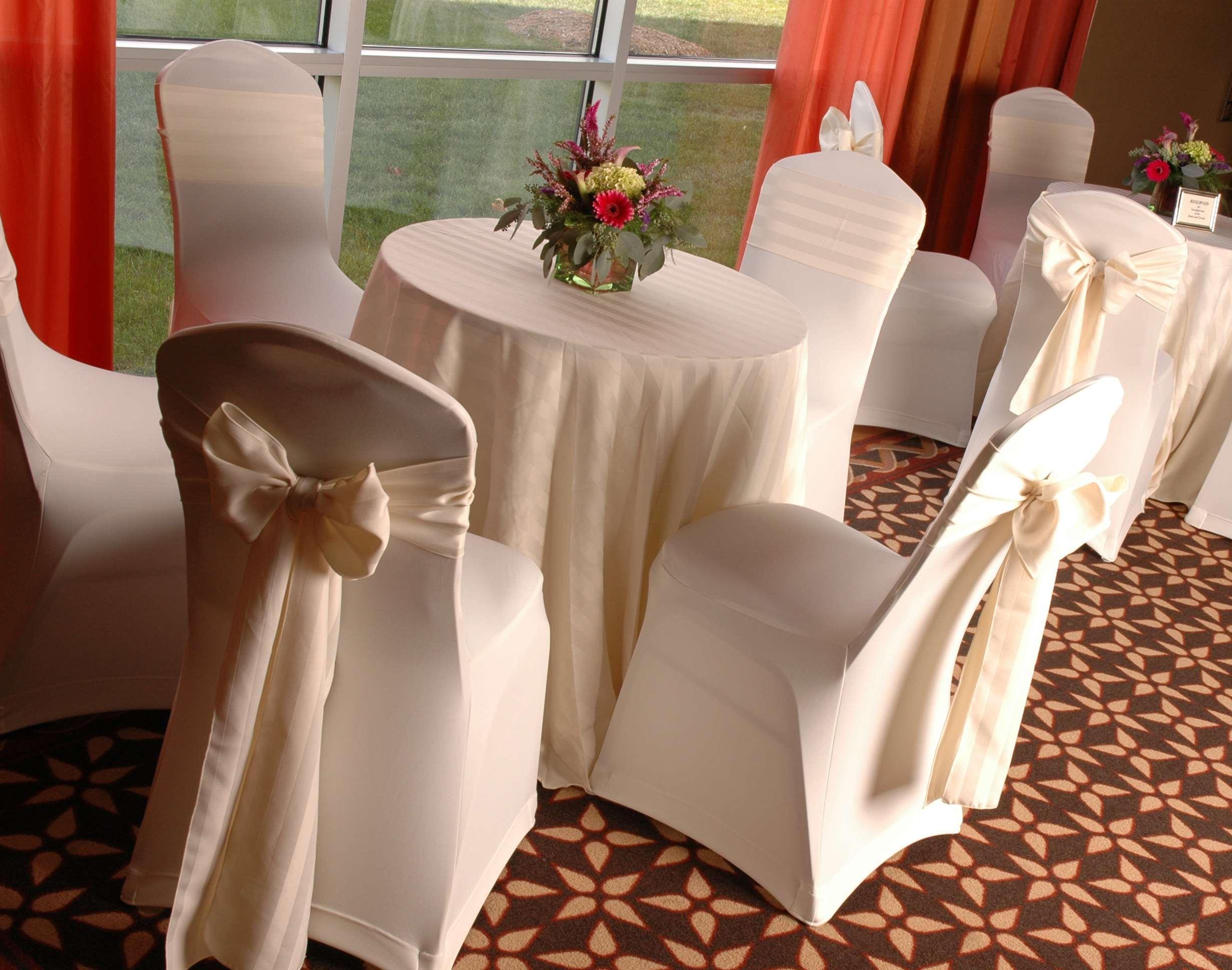 Doubletree By Hilton Bay City - Riverfront Restaurace fotografie