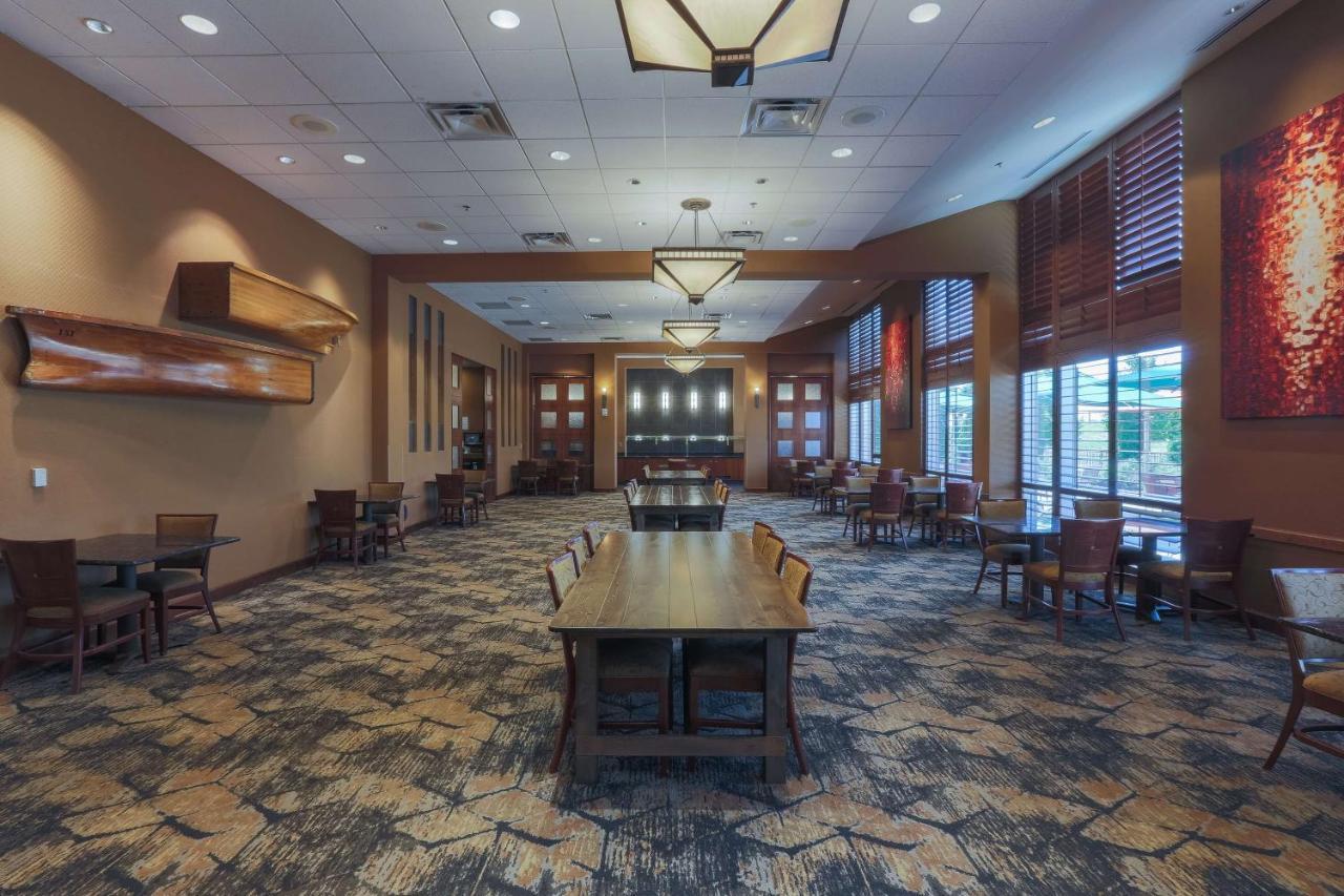 Doubletree By Hilton Bay City - Riverfront Exteriér fotografie