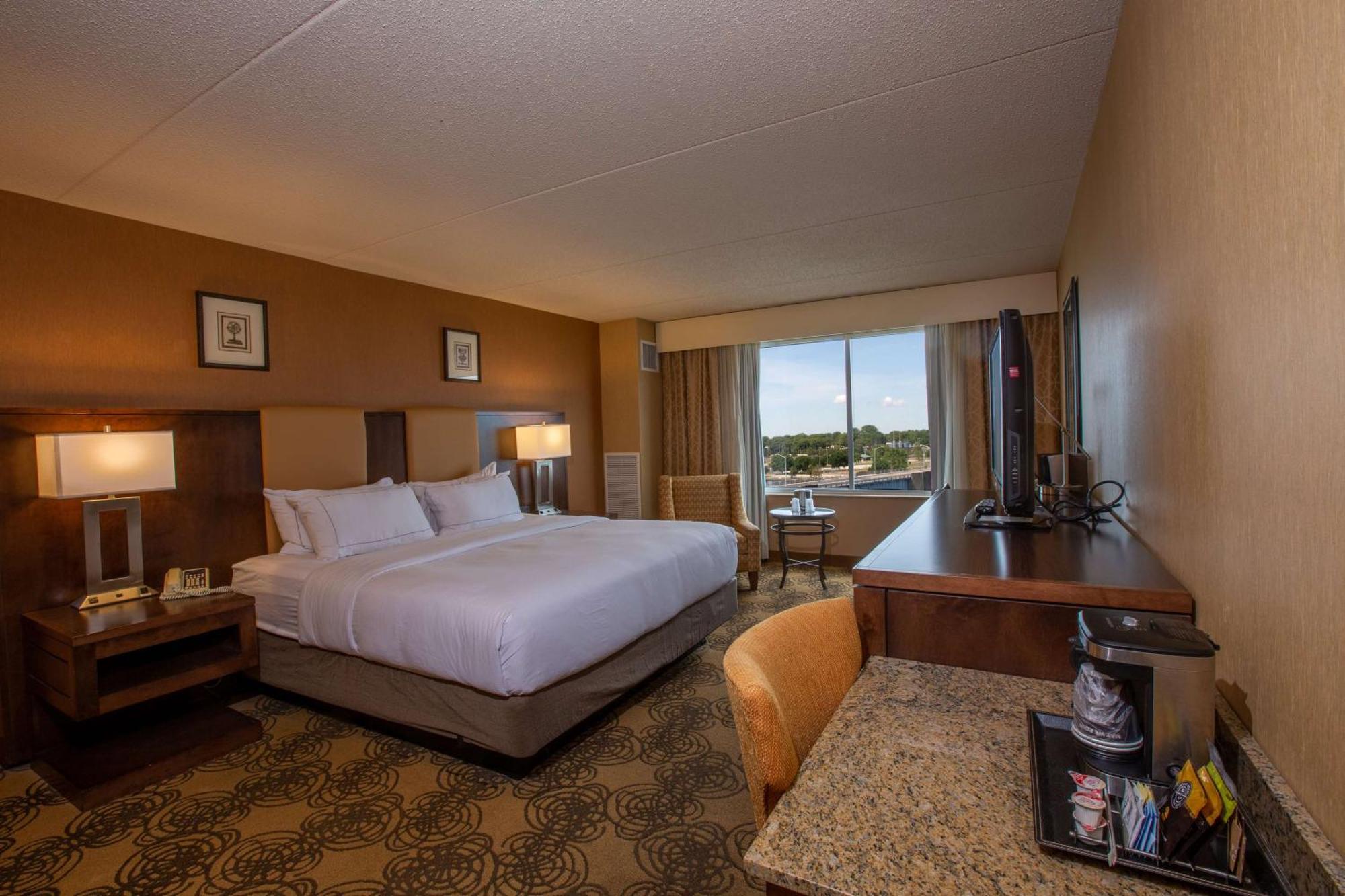 Doubletree By Hilton Bay City - Riverfront Exteriér fotografie